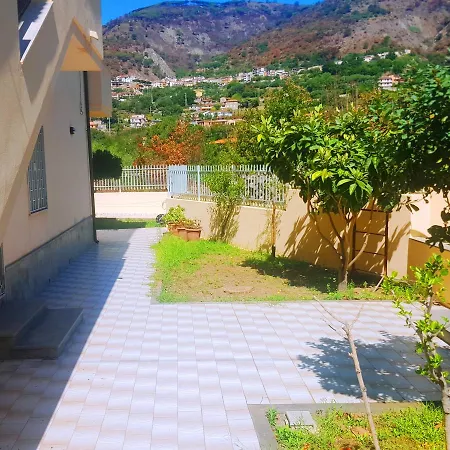Lilliana C Villa *